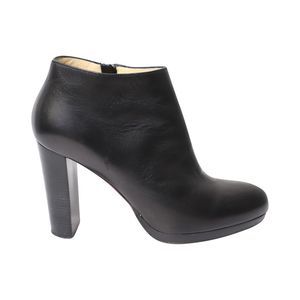 Christian Louboutin Ankle Boots in Black Calfskin Leather